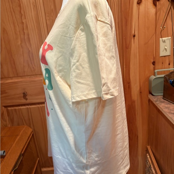 Women’s Cream Graphic T-Shirt “In My Grandma Era” NWOT - Picture 4 of 11